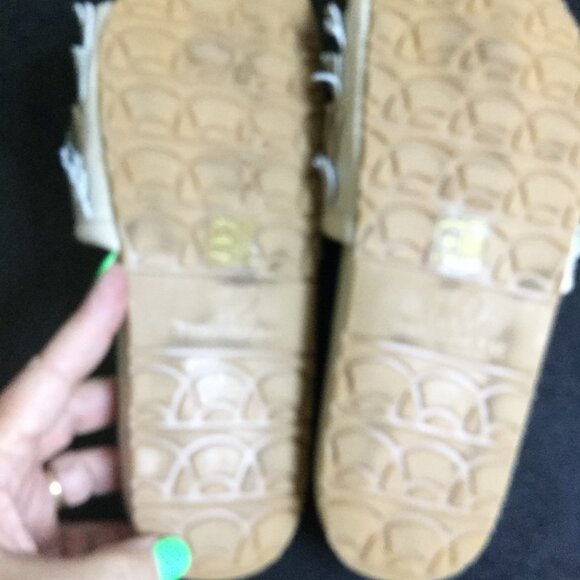 Manitobah casual flat slip on sandals excellent condition size 10  fringe top - Picture 5 of 6